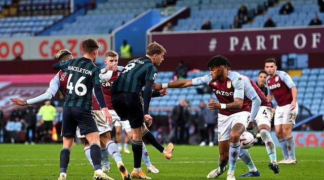  沃特金斯戴帽助维拉客场大胜布莱顿